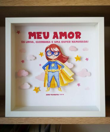 super mulher quadro presente