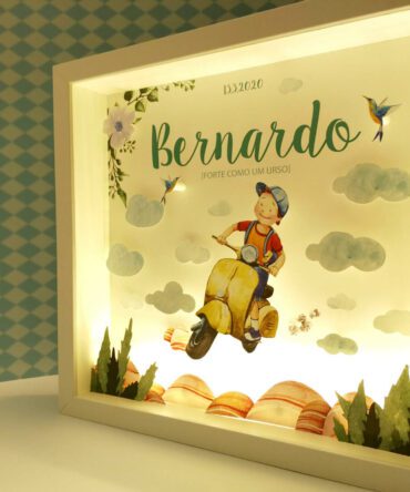 ilustração infantil de menino a andar de mota. Quadro perfeito para quarto de criança