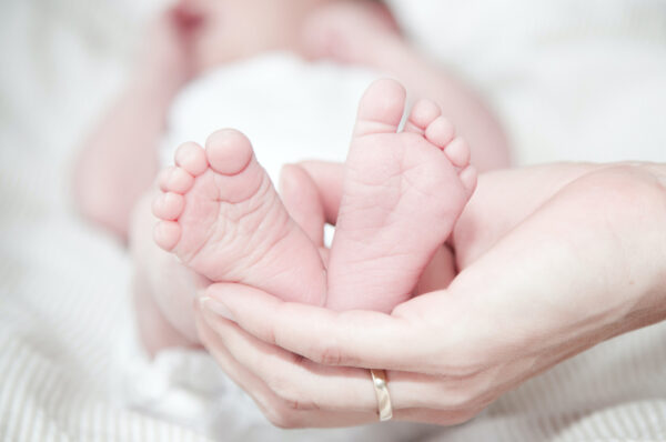 pés de recém-nascido
